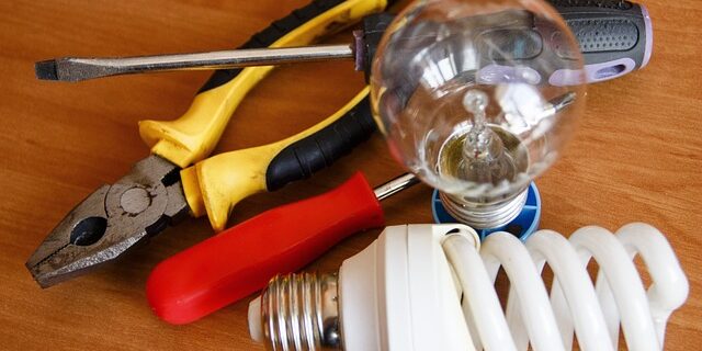 Elektrikář Praha 6 – elektro práce Elektrikář Praha 6 – výměna žárovky a drobné elektro opravy